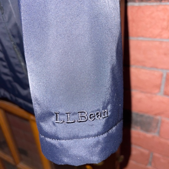 EUC Ladies LL Bean Black Winter Coat Jacket Softest Interior - Picture 4 of 6